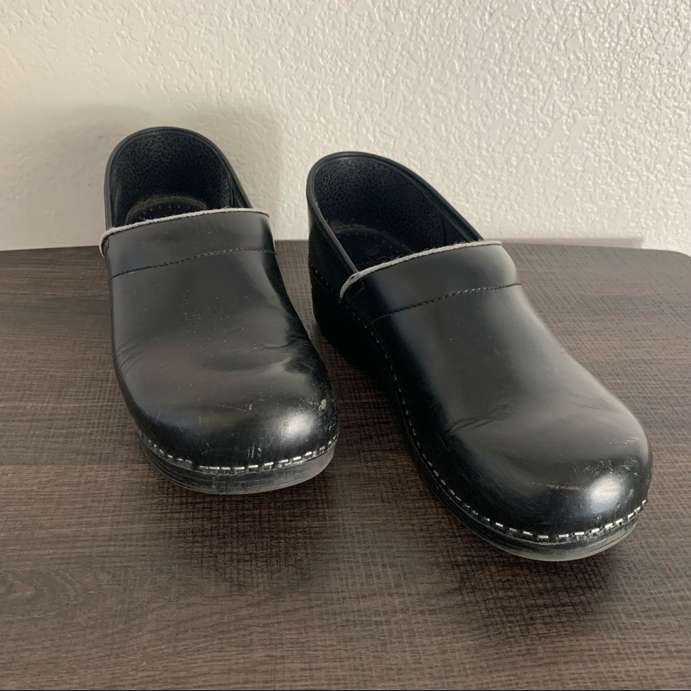 Dansko professional nursing black clogs 41 10.5-11